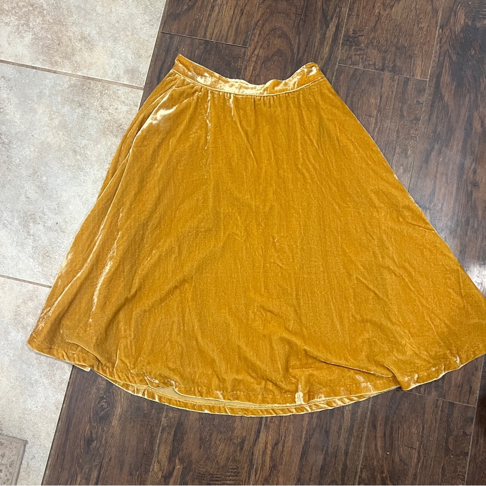 ModCloth Golden Yellow Velvet Circle Skater Skirt Size 4 - Picture 2 of 11